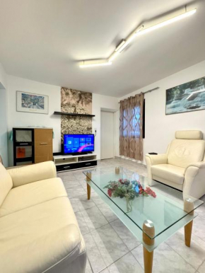 Charmante, möblierte Ferienwohnung im Panda-Stil